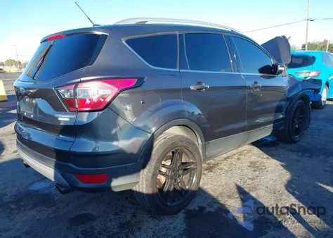 2017 Ford Escape Titanium из США, поврежденный, VIN 1FMCU0J95HUD03905